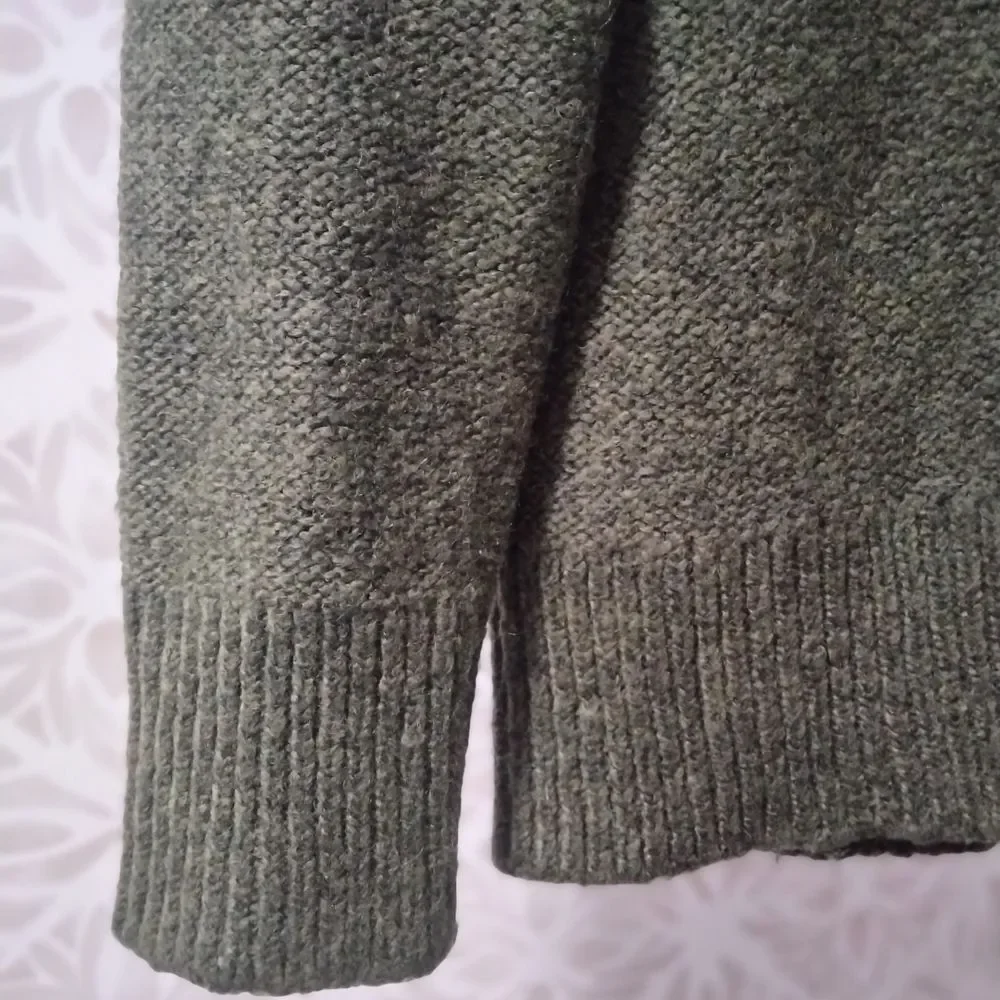 Banana Republic Forest Green Turtle Neck Sweater